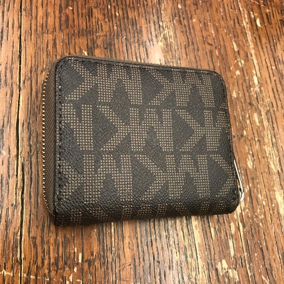 Authentic MICHAEL KORS Small Wallet Card Case - Picture 2 of 7